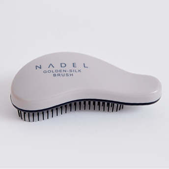 NADEL(ナデル)ゴールデンシルク・ブラシ